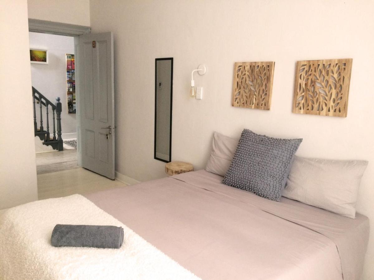 Moy Guesthouse & Backpackers Cape Town Exterior photo