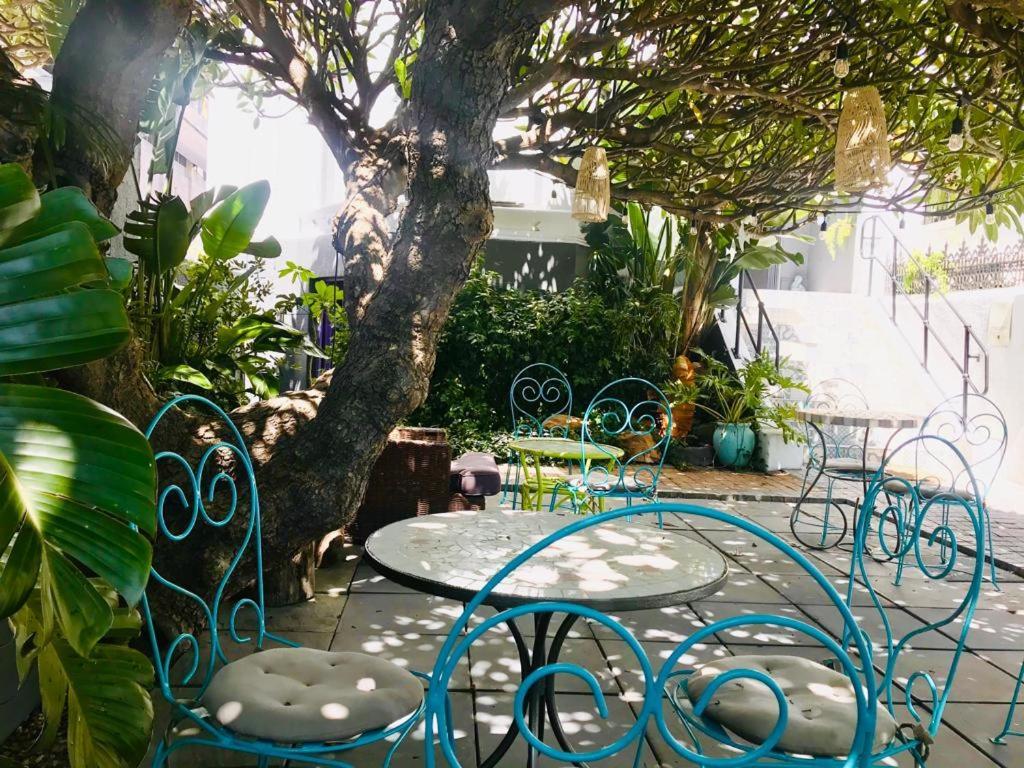 Moy Guesthouse & Backpackers Cape Town Exterior photo