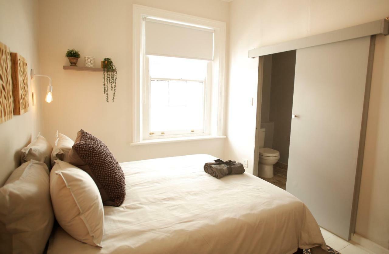 Moy Guesthouse & Backpackers Cape Town Exterior photo