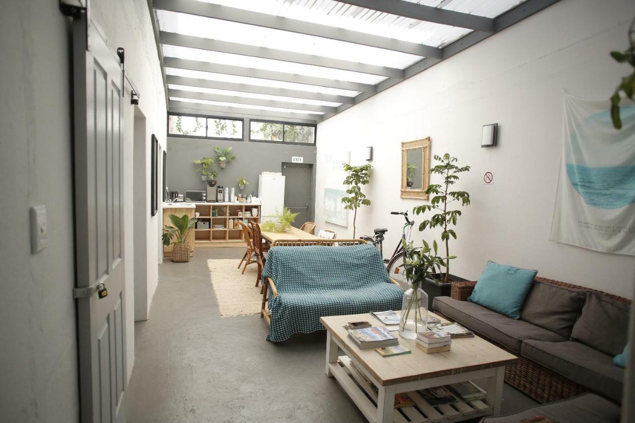 Moy Guesthouse & Backpackers Cape Town Exterior photo
