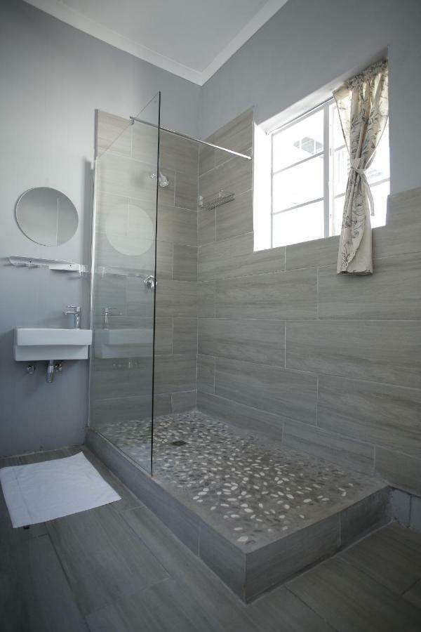 Moy Guesthouse & Backpackers Cape Town Exterior photo