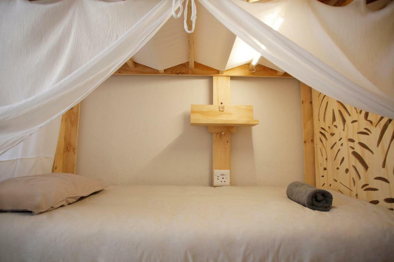 Moy Guesthouse & Backpackers Cape Town Exterior photo