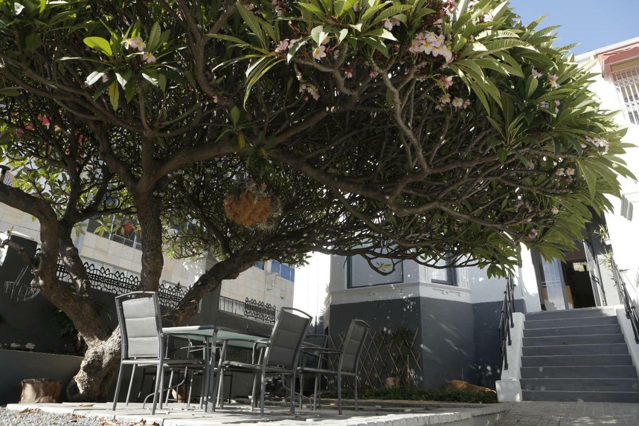 Moy Guesthouse & Backpackers Cape Town Exterior photo