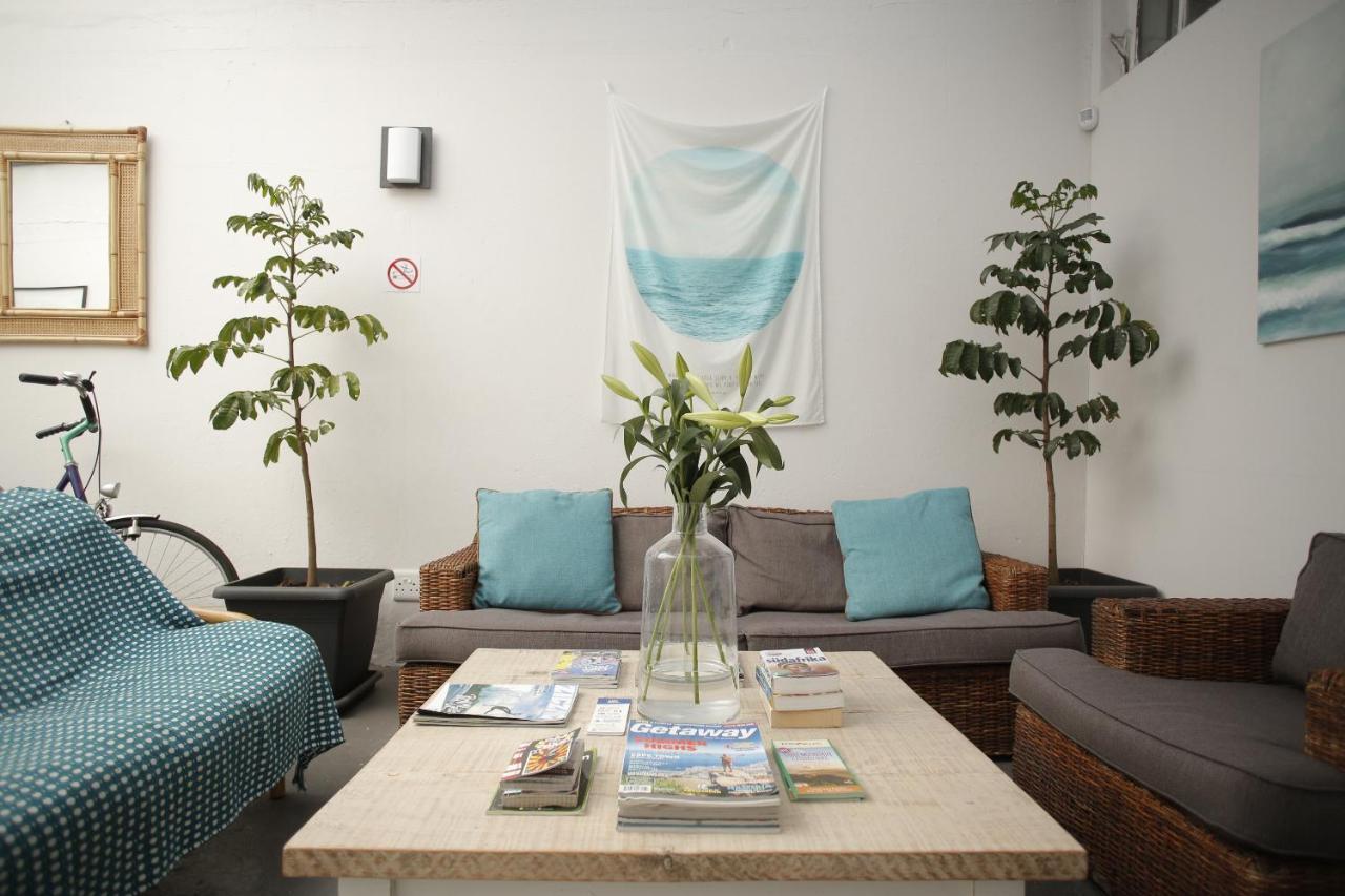 Moy Guesthouse & Backpackers Cape Town Exterior photo